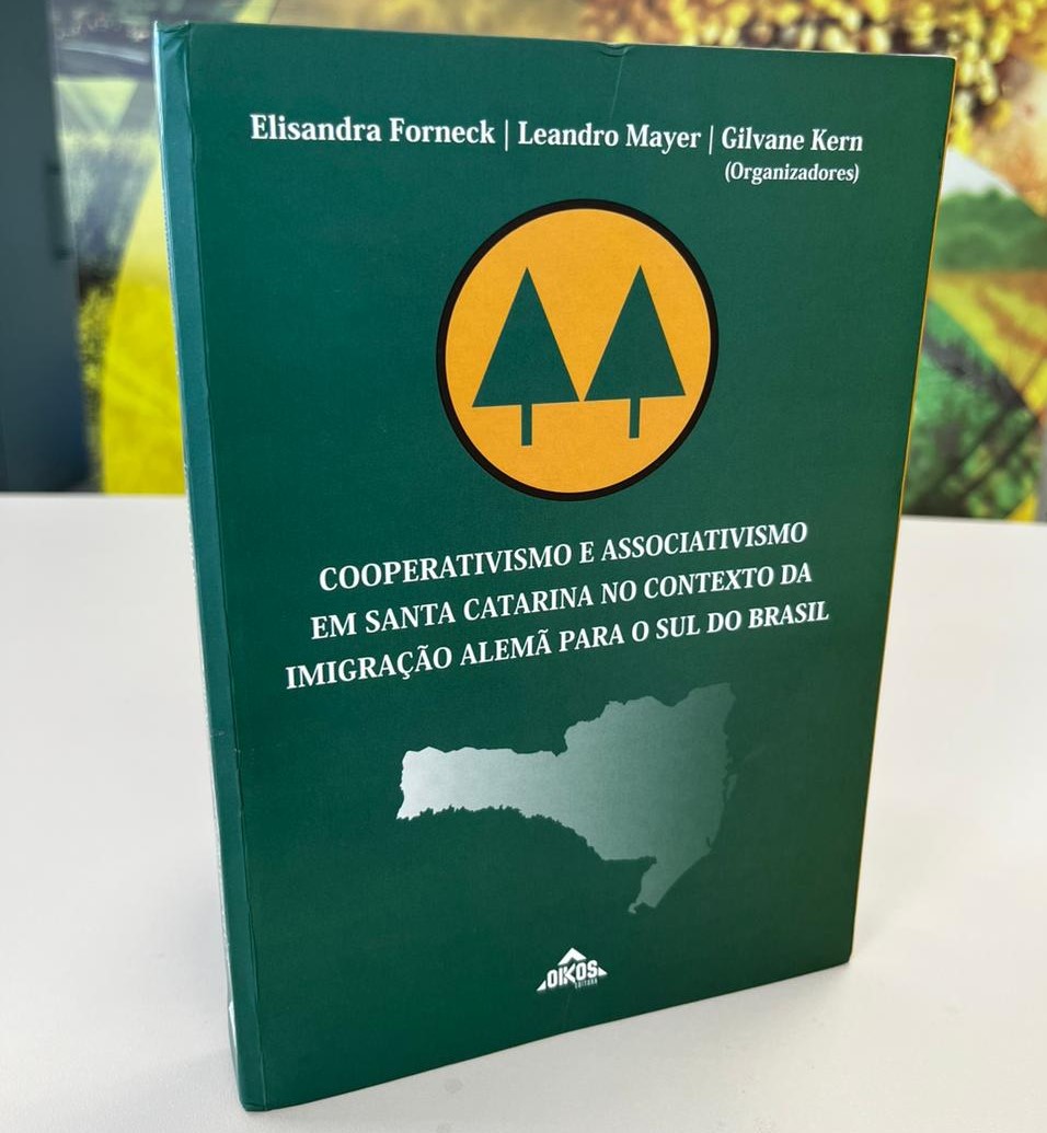 Artigos no livro “Cooperativismo e associativismo em Santa Catarina”